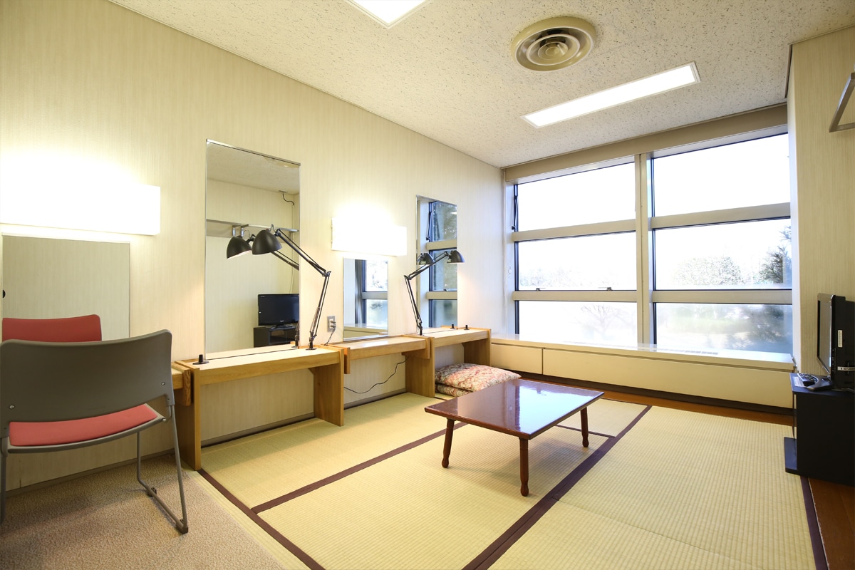 Waiting Room (Private Room)